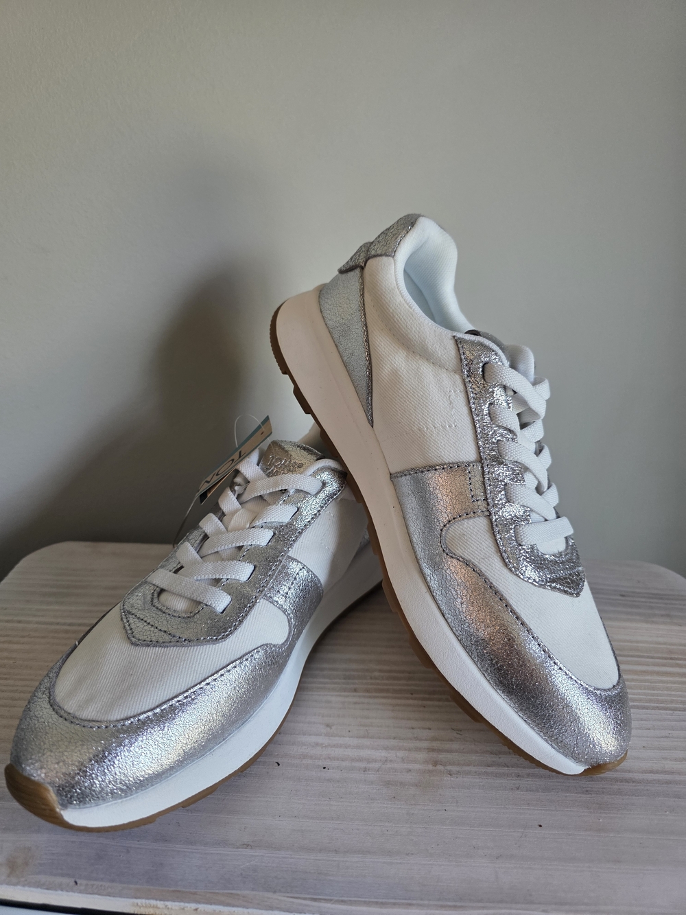TOMS TRVL Lite Retro Sneaker size 7